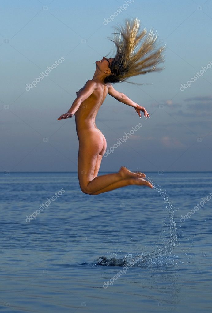 Nude Jumping Women 83