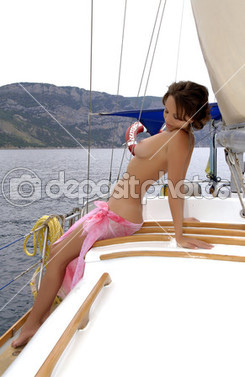 gemide güzel bir çıplak kadın